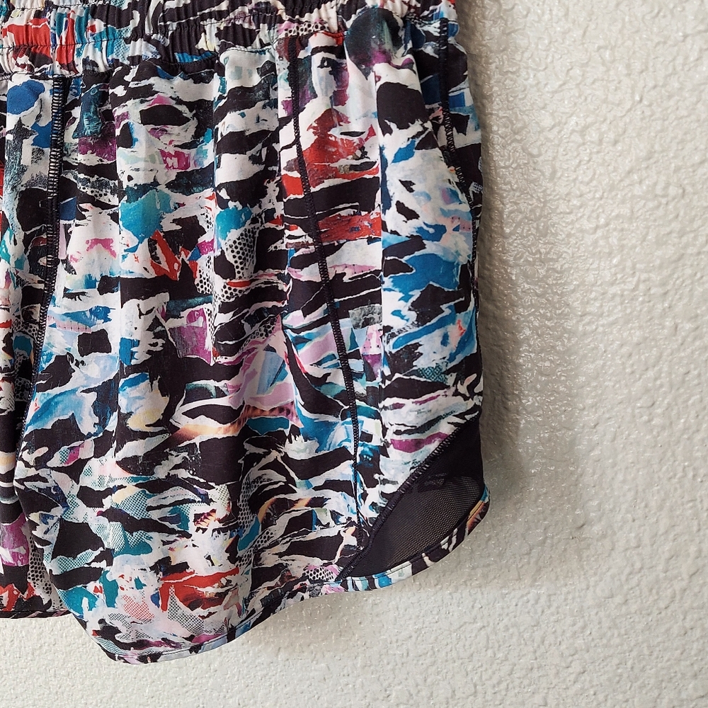 Lululemon Hotty Hot Short II Long 4" - Picture 6 of 7